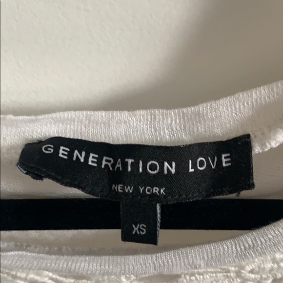 Asymmetrical lace top - Picture 2 of 4